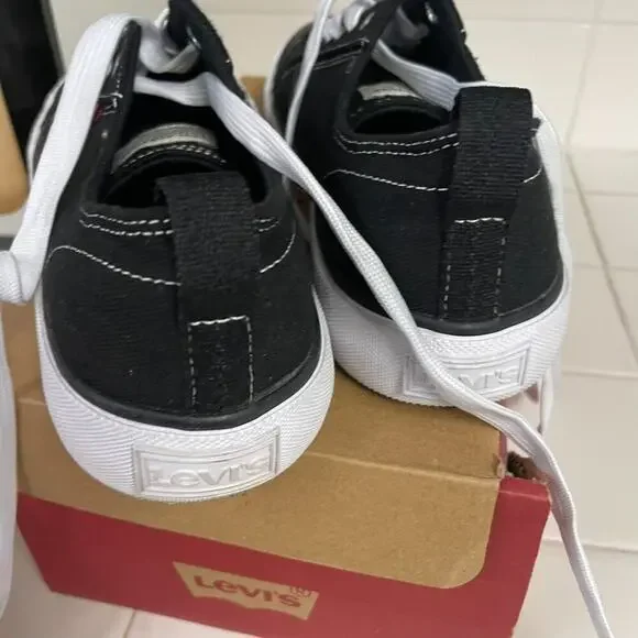 Levis Unisex Youth Size 6 Black Lace Up Sneakers Casual Skate School - Picture 4 of 7